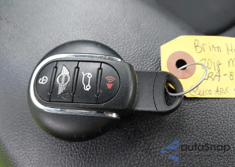 2018 Mini Countryman Cooper S z USA, uszkodzony, nr VIN WMZYT5C35J3E59959